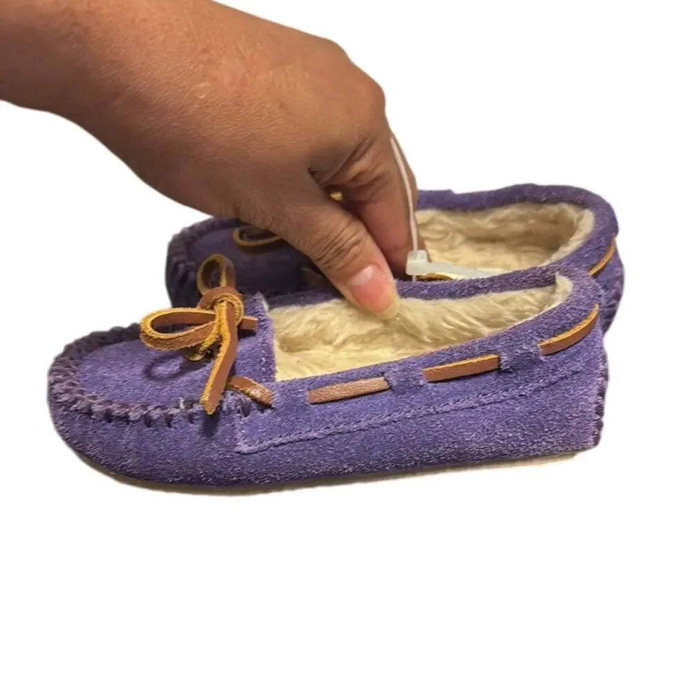 Minnetonka purple suede leather tie Sherpa lined slippers size 6 casual Gorpcore
